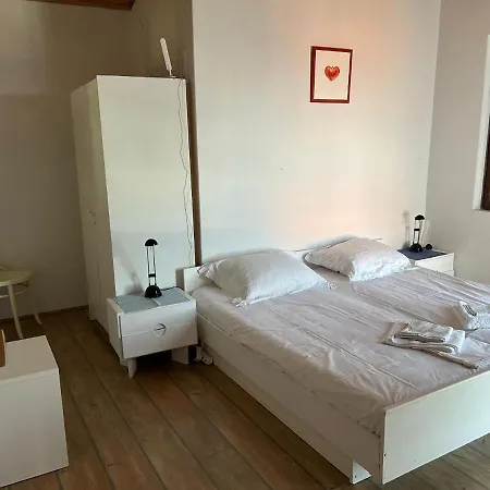 Marijan Zavala-istok Apartament Zavala